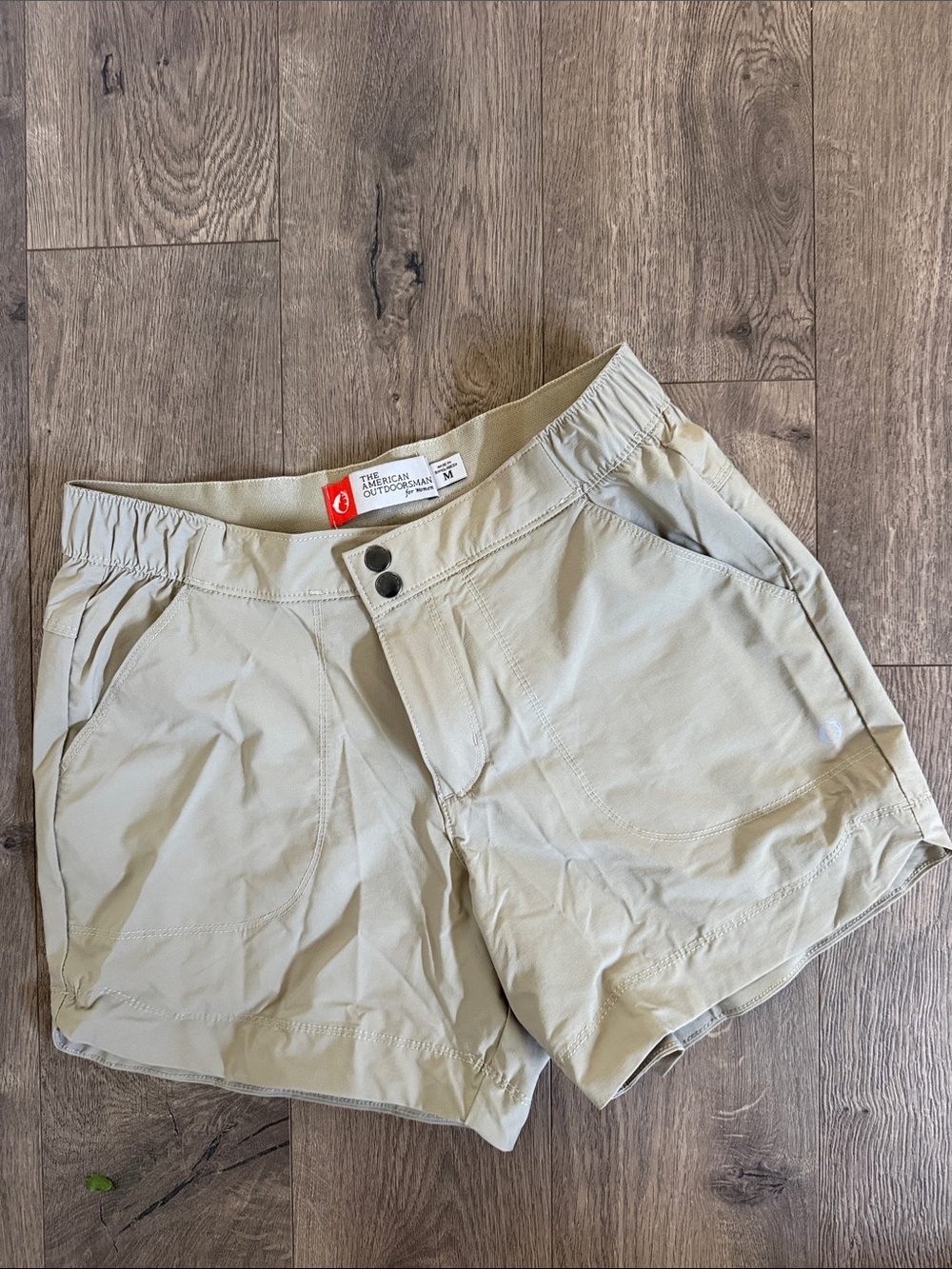 Women's Light Beige Hiking Shorts size medium excellent like new condition